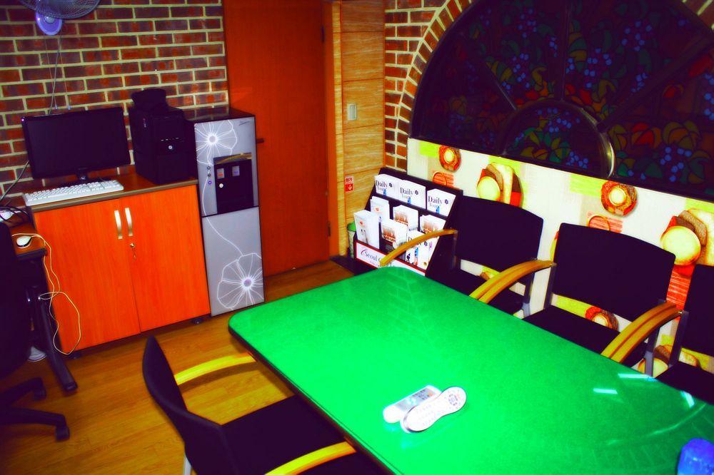 Oppa Hostel Seoel Buitenkant foto