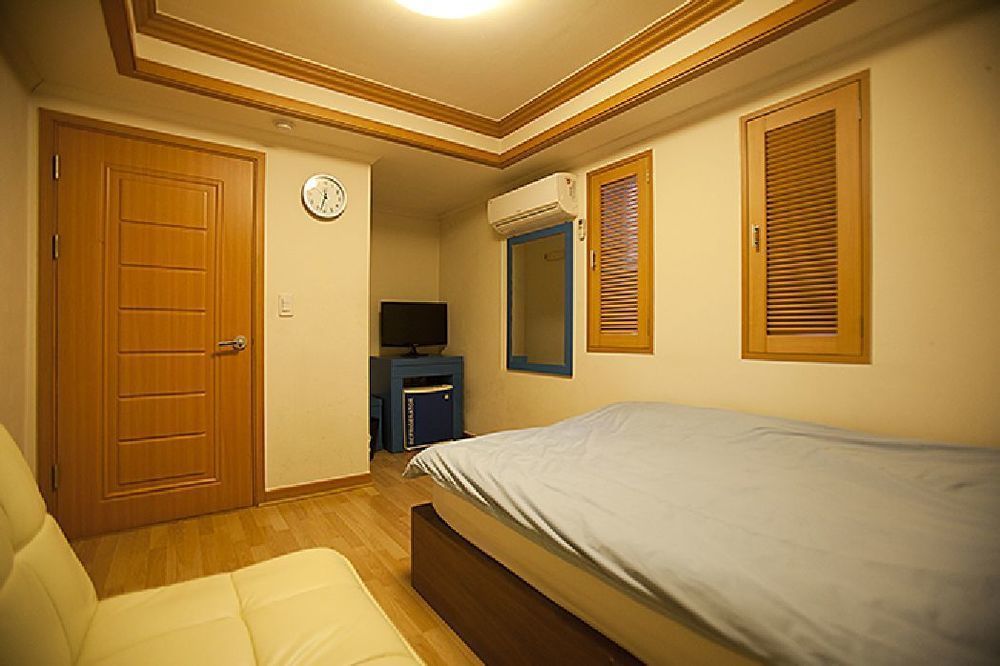 Oppa Hostel Seoel Buitenkant foto